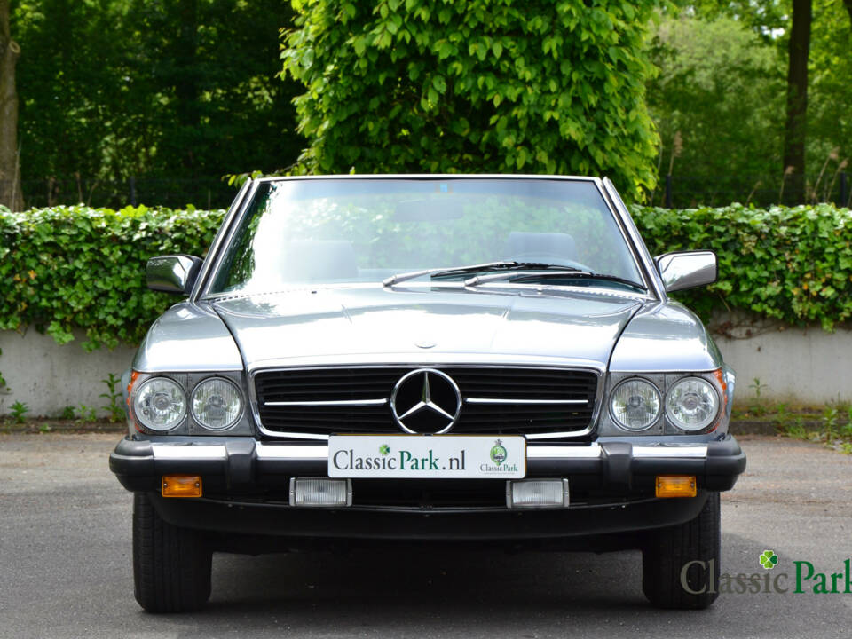 Image 18/50 of Mercedes-Benz 380 SL (1983)