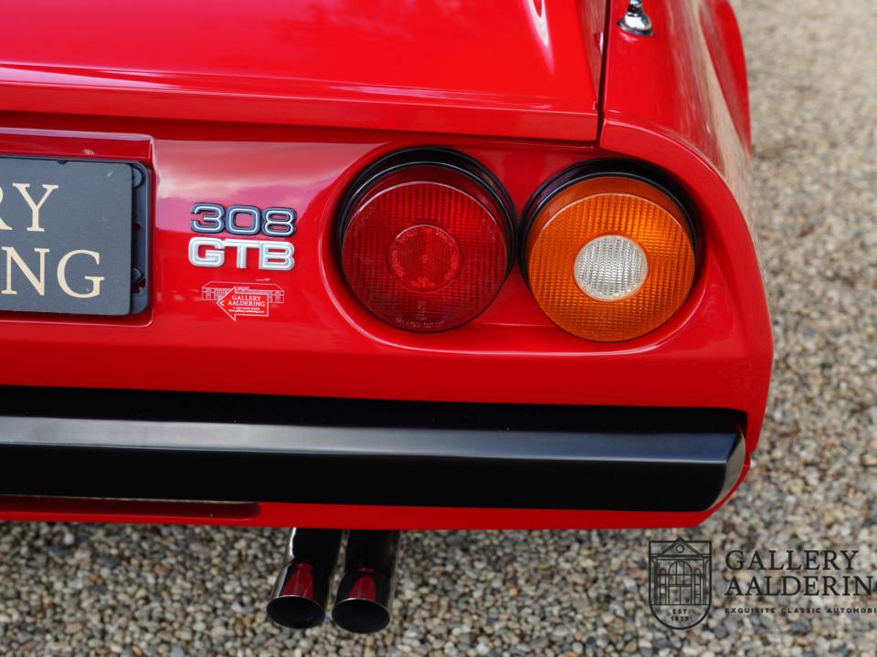 Immagine 11/50 di Ferrari 308 GTB (1977)