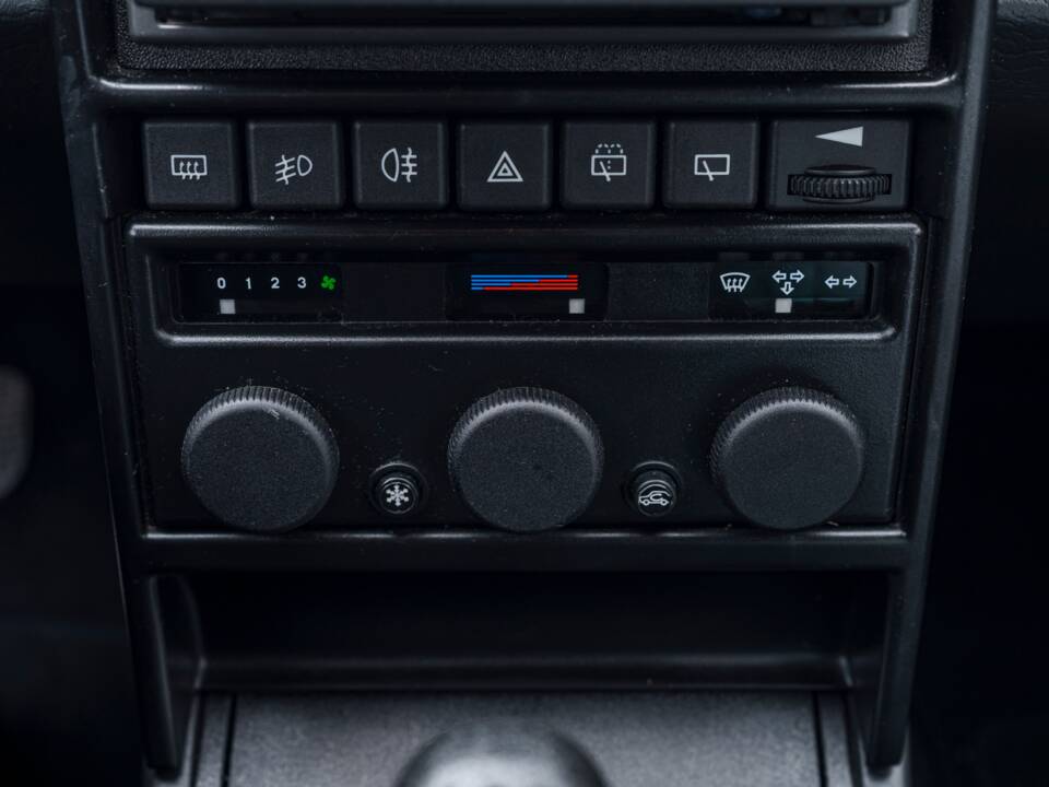 Image 20/27 of Lancia Delta HF Integrale Evoluzione I (1992)