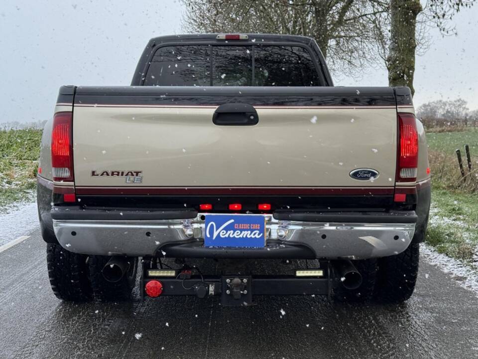 Image 4/9 of Ford F-350 (2001)