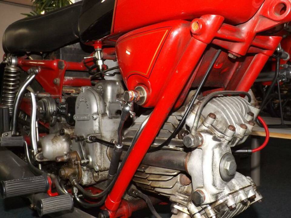 Immagine 17/35 di Moto Guzzi Falcone Turismo (1973)