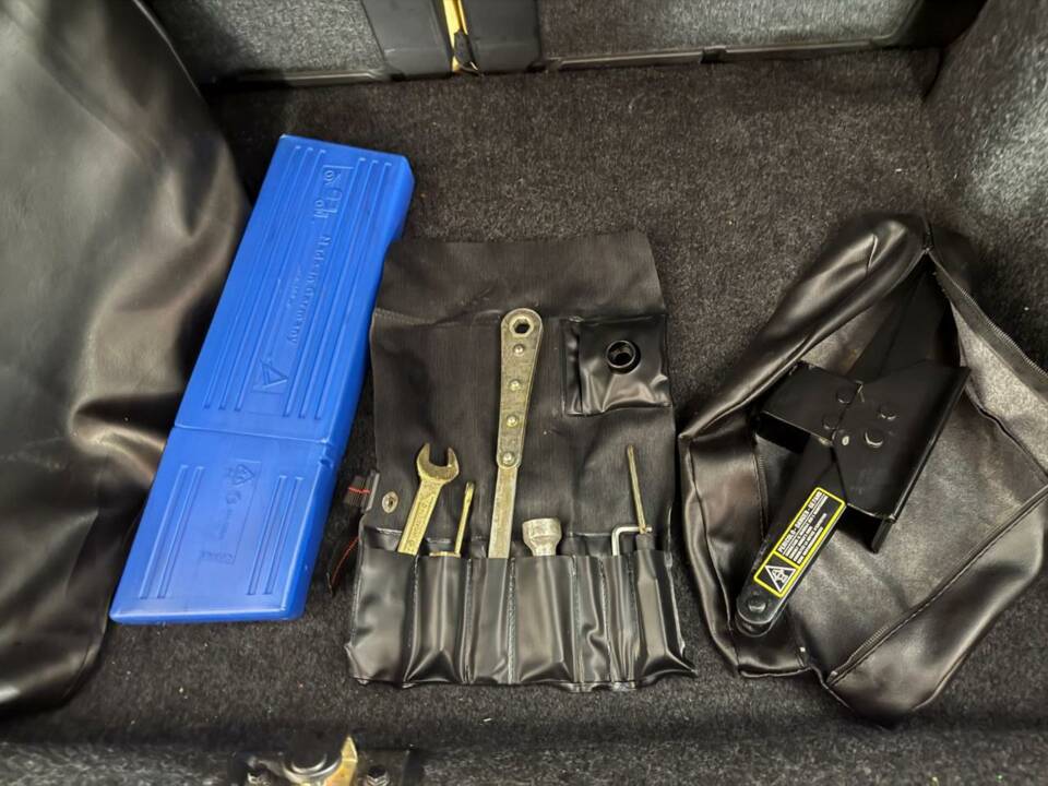 Image 34/50 of Lancia Delta HF Integrale 16V (1994)