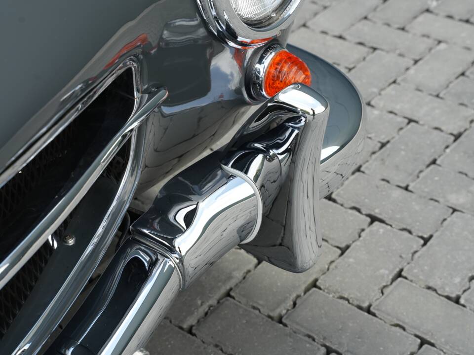 Image 37/50 de Mercedes-Benz 190 SL (1961)
