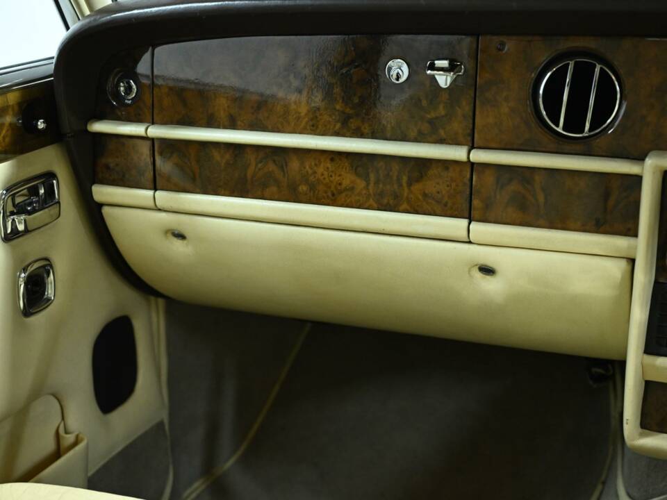 Bild 40/50 von Rolls-Royce Silver Shadow II (1980)