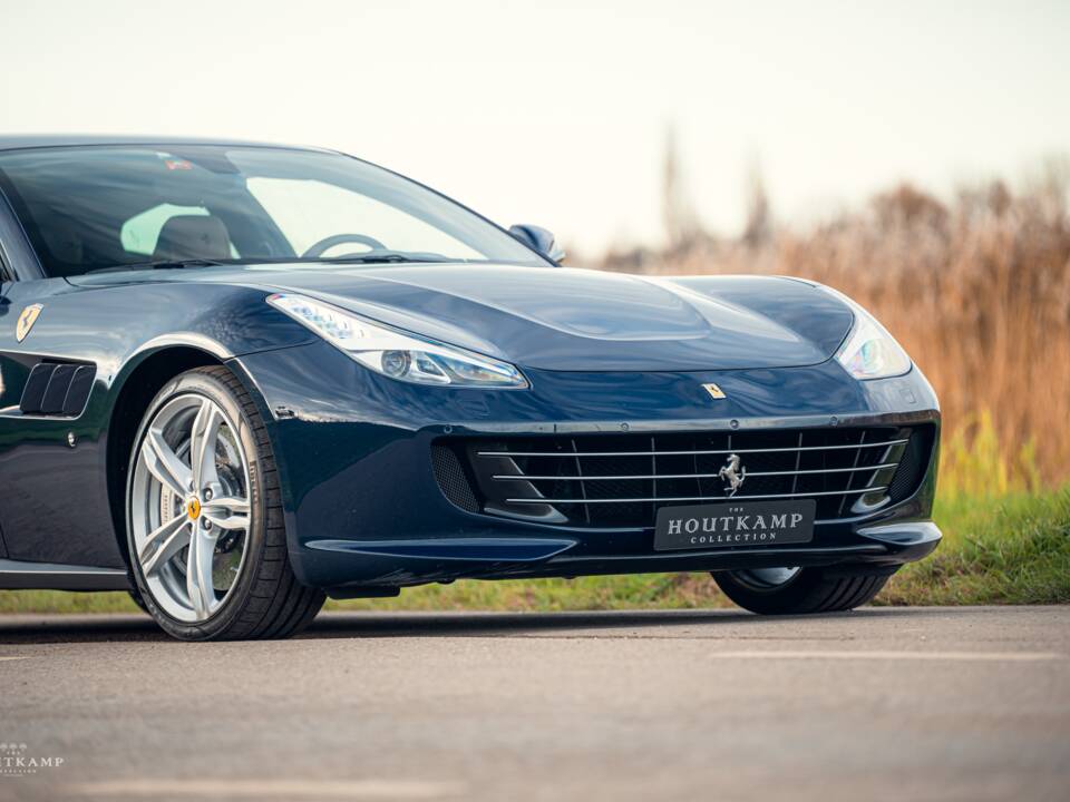 Bild 4/12 von Ferrari GTC4Lusso (2016)