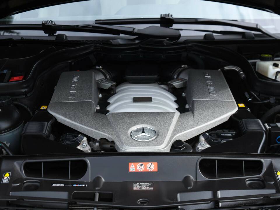 Image 20/50 of Mercedes-Benz C 63 AMG (2012)
