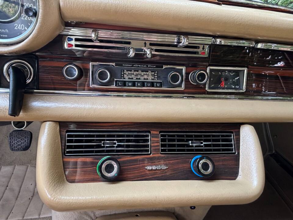 Imagen 7/27 de Mercedes-Benz 280 SE 3,5 (1970)