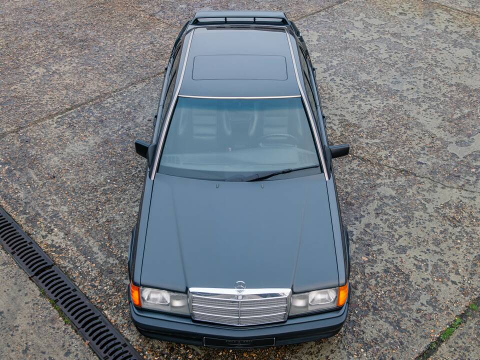 Bild 10/32 von Mercedes-Benz 190 E 2.5-16V (1992)