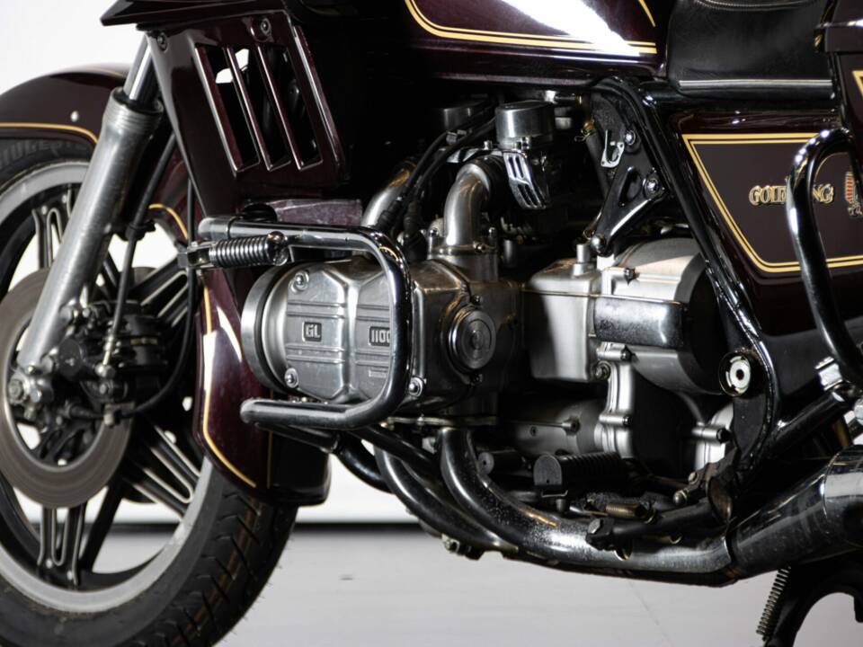 Immagine 11/50 di Honda GL 1100 Gold Wing (1981)