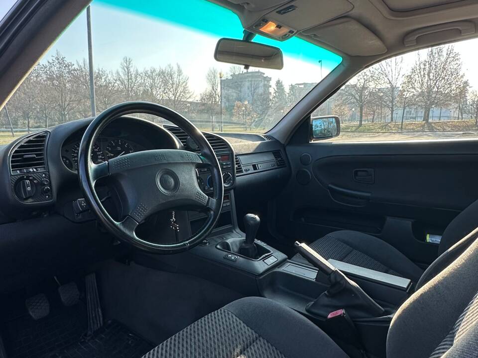 Bild 25/57 von BMW 320i (1993)
