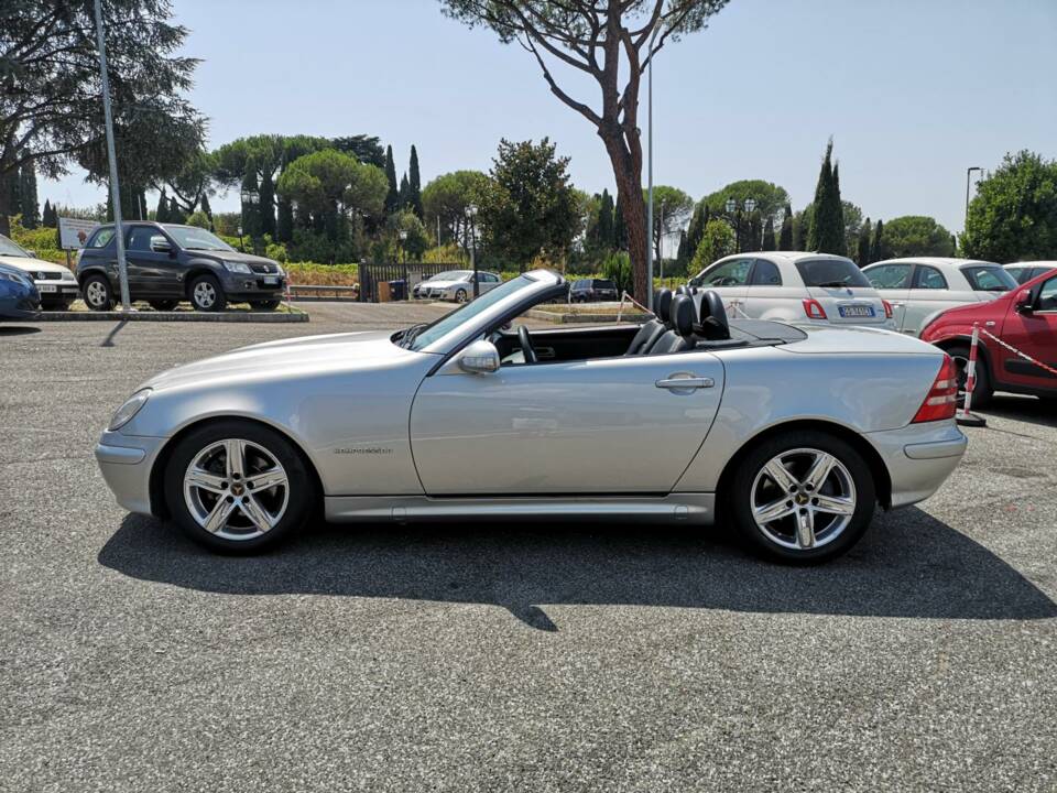 Imagen 27/38 de Mercedes-Benz SLK 200 Kompressor (2002)