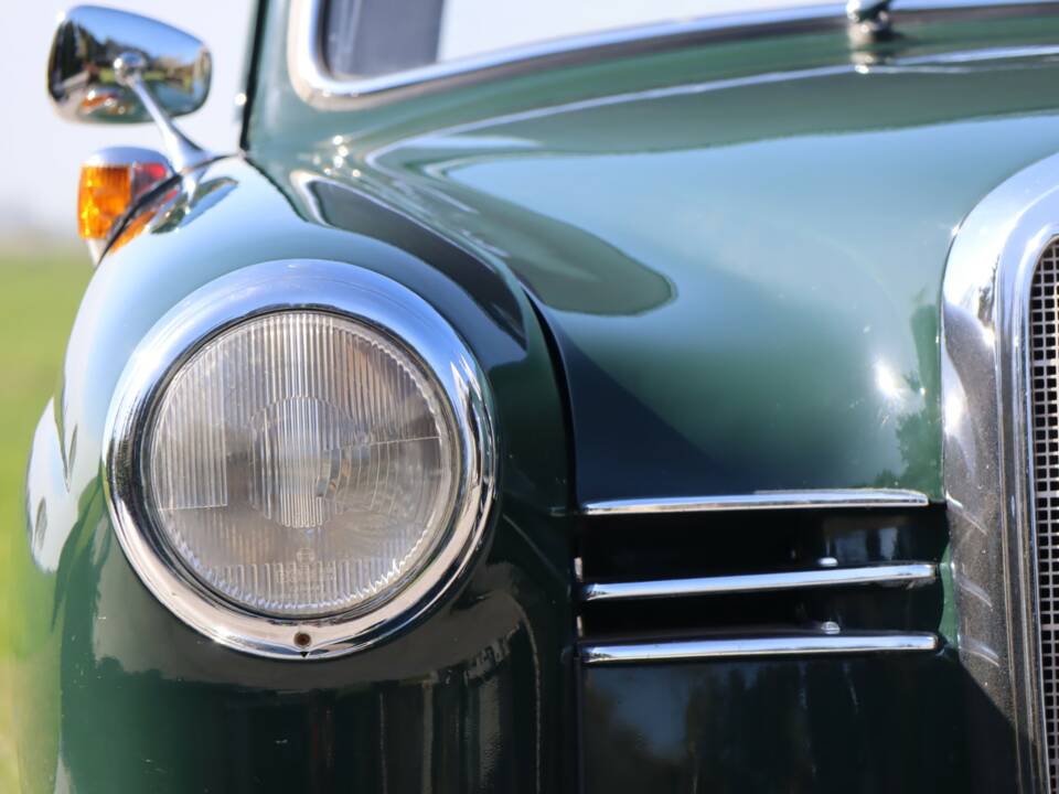 Image 26/50 of Mercedes-Benz 180 D (1958)