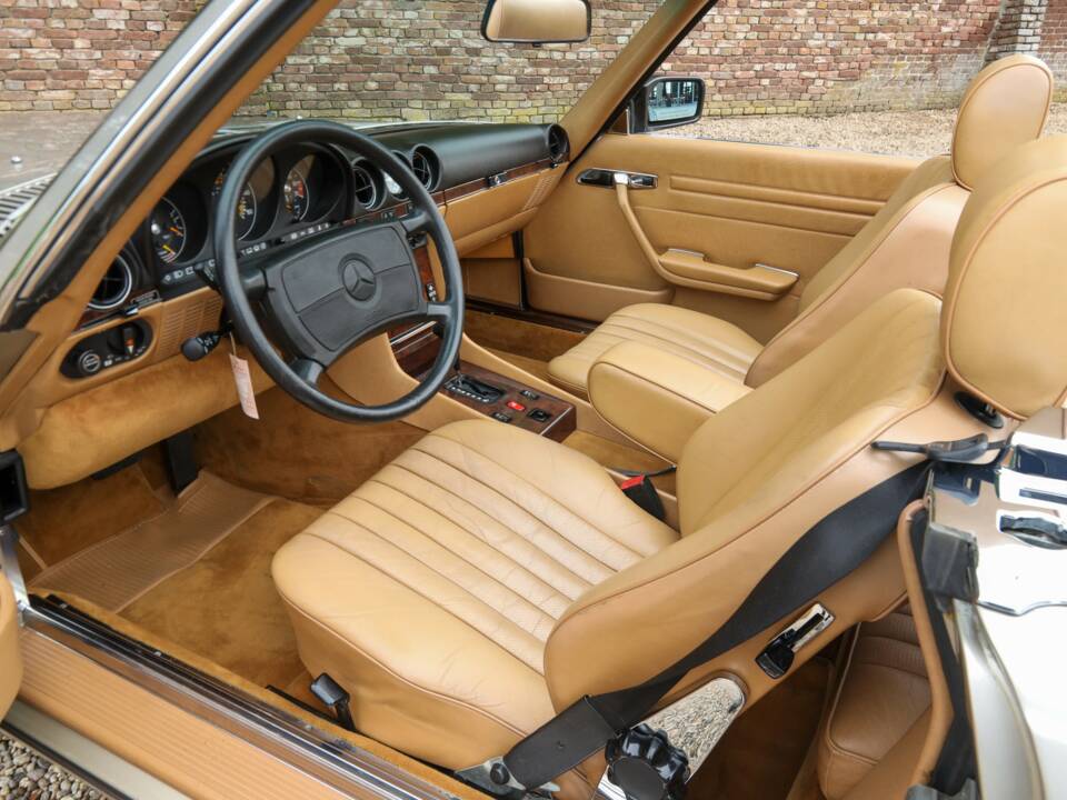Image 37/50 de Mercedes-Benz 560 SL (1988)