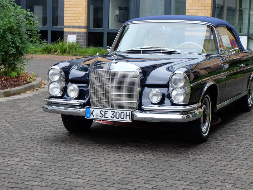 Image 41/66 of Mercedes-Benz 300 SE (1965)