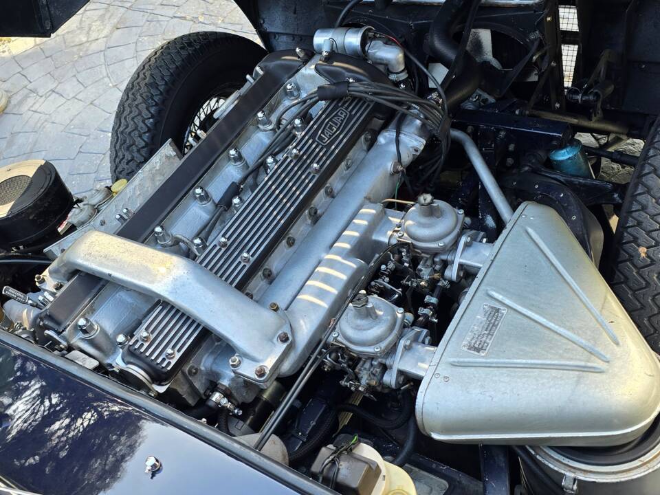 Bild 17/18 von Jaguar E-Type (1969)
