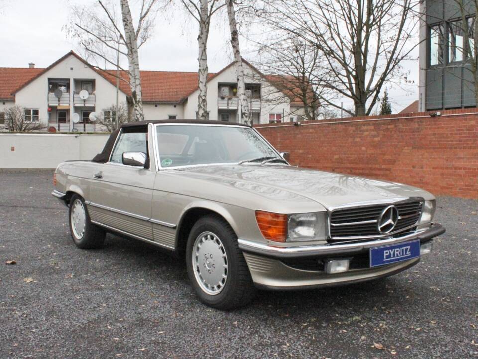 Image 3/29 of Mercedes-Benz 500 SL (1986)
