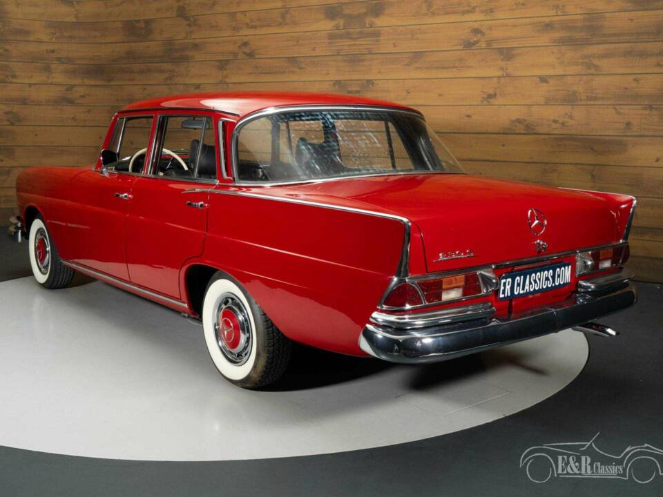 Bild 15/19 von Mercedes-Benz 230 S (1965)