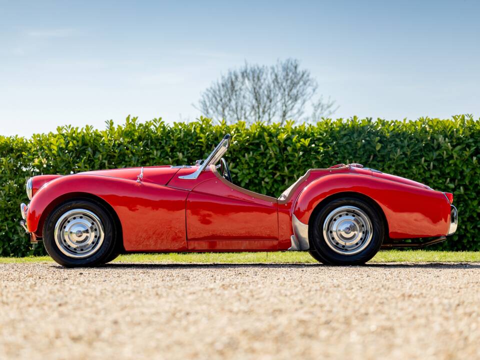 Image 2/50 of Triumph TR 3 (1956)