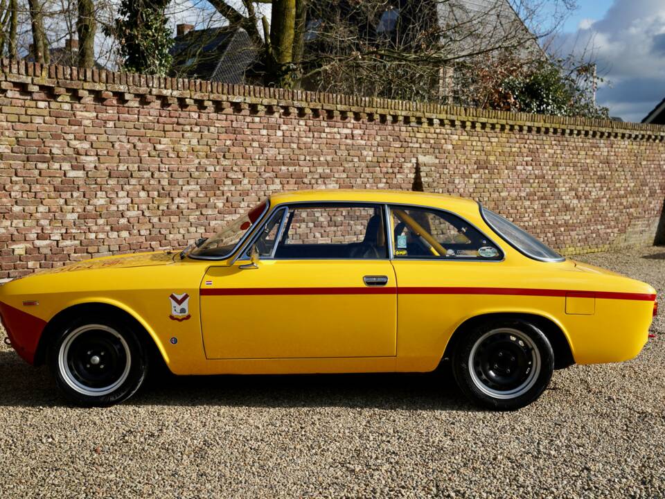 Image 17/50 of Alfa Romeo Giulia 1600 Sprint GT (1965)
