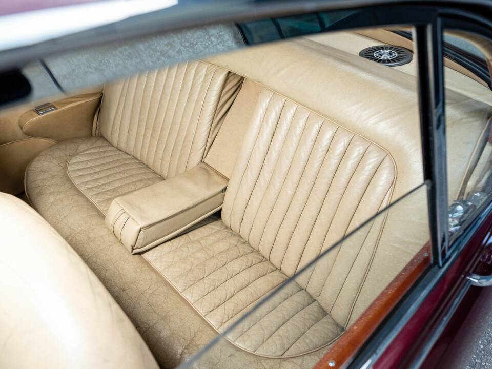 Image 21/25 of Jaguar Mk II 3.4 (1967)