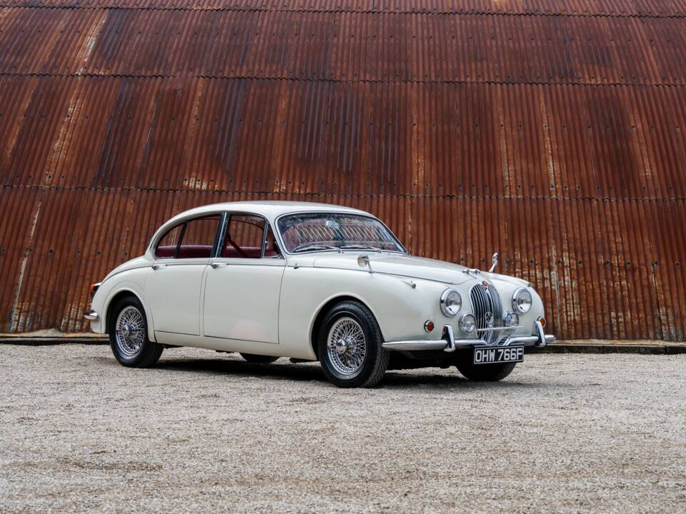 Bild 9/51 von Jaguar 240 (1968)