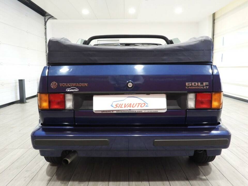 Image 2/10 de Volkswagen Golf Mk I Convertible 1.8 (1993)