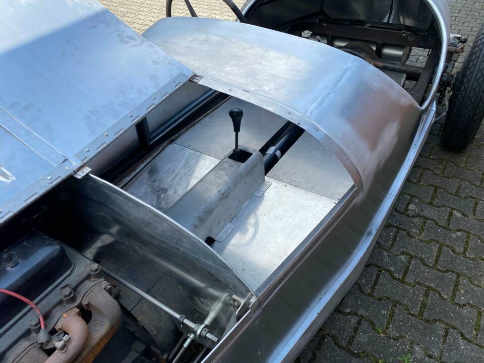 Immagine 11/17 di Vauxhall 27 HP Special (1936)