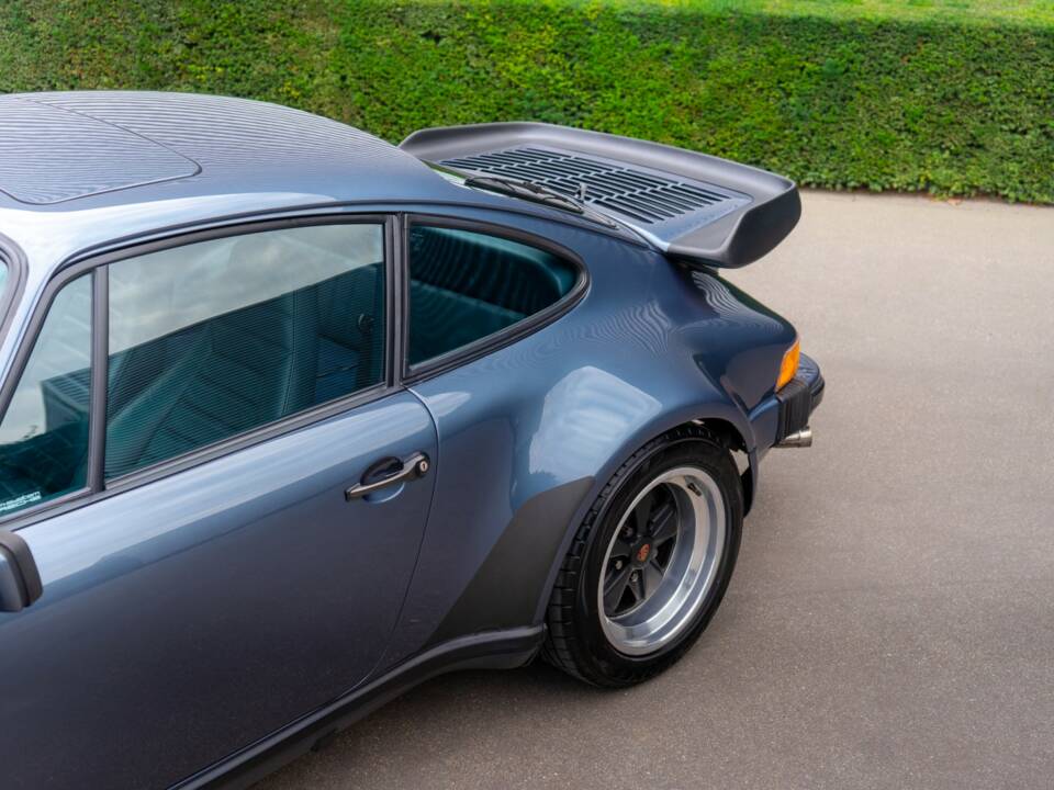 Image 2/15 de Porsche 911 Turbo 3.3 (1982)