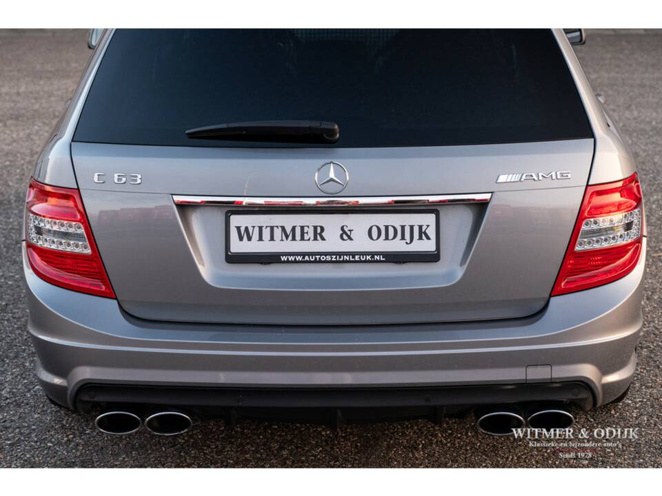 Imagen 19/40 de Mercedes-Benz C 63 AMG T (2009)