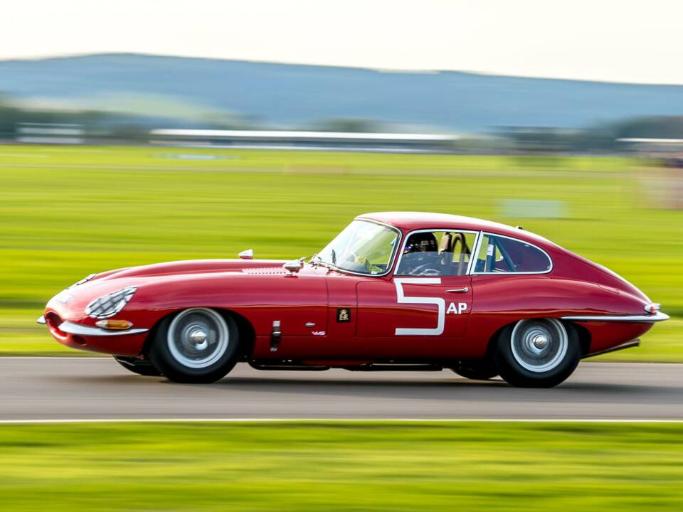 Image 7/19 of Jaguar E-Type &quot;Lightweight&quot; (1962)