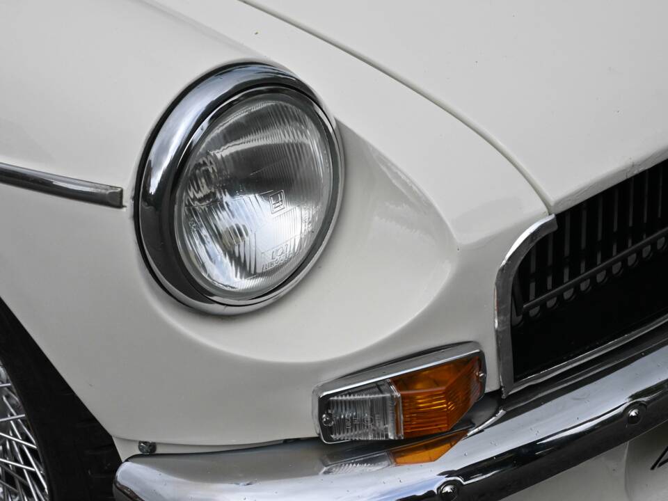 Image 28/50 of MG MGB (1972)