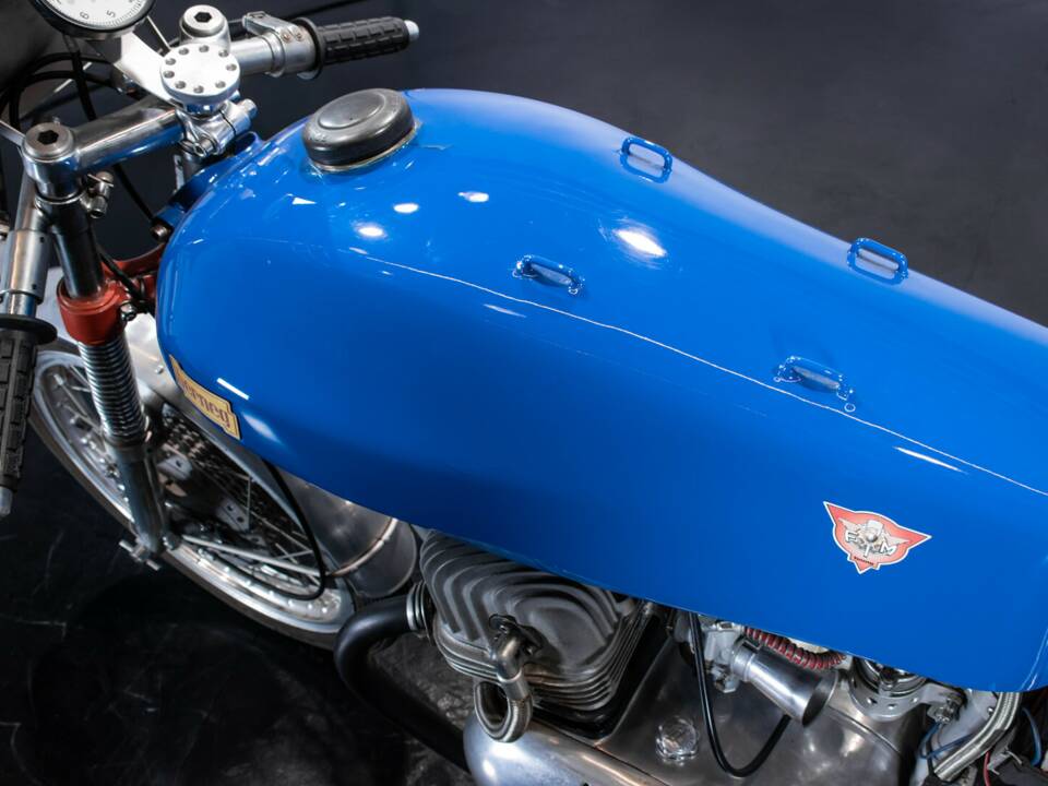 Image 20/32 of Berneg DUMMY (1952)