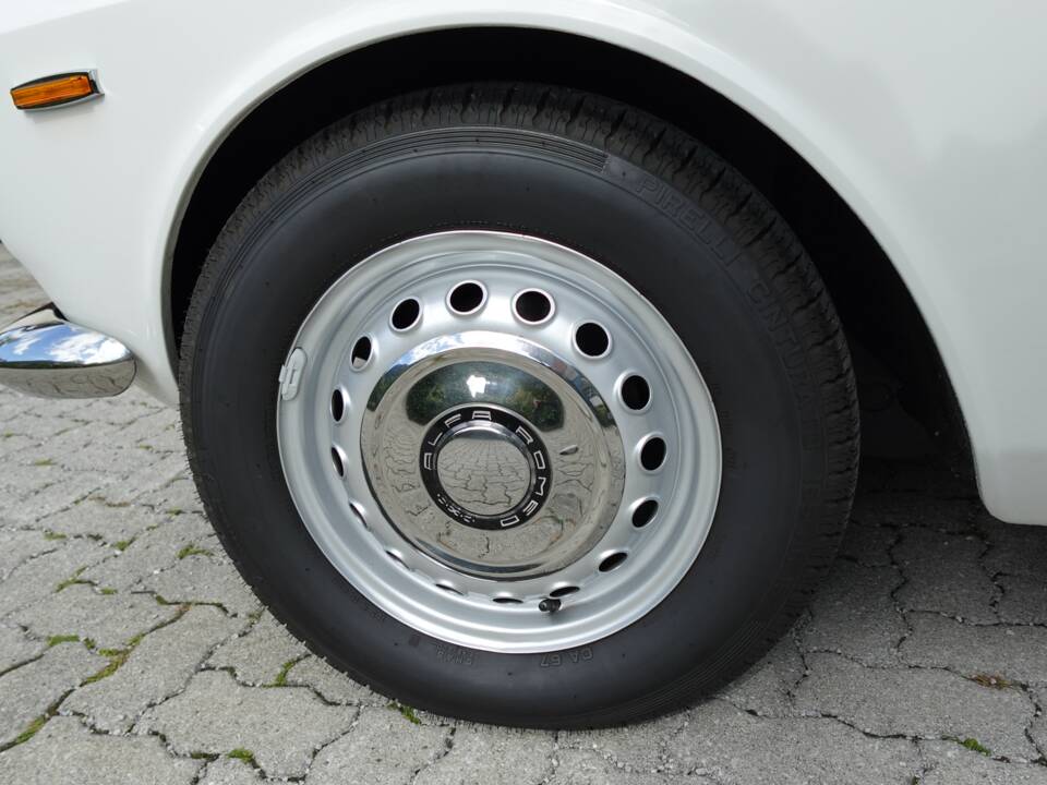Bild 38/67 von Alfa Romeo Giulia 1300 GT Junior (1968)