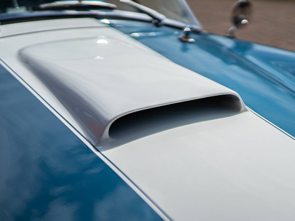 Image 5/44 of Everett-Morrison Shelby Cobra (1968)