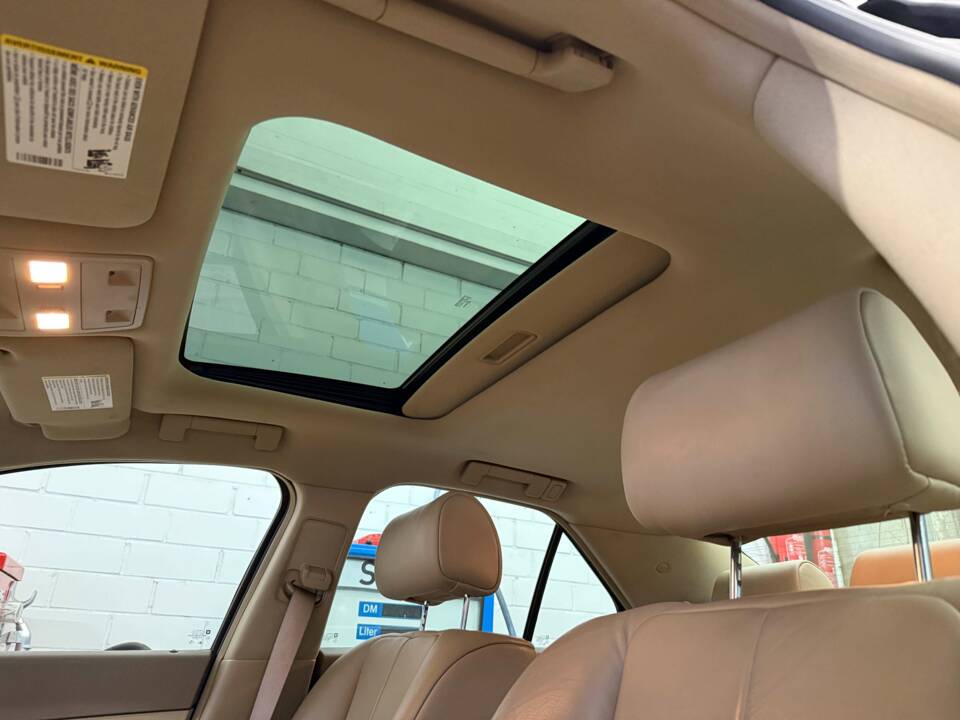 Image 10/17 of Cadillac STS 4.6 (2008)