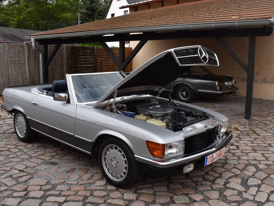 Imagen 24/46 de Mercedes-Benz 500 SL (1984)