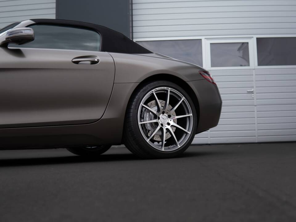 Image 15/45 of Mercedes-Benz SLS AMG Roadster (2012)
