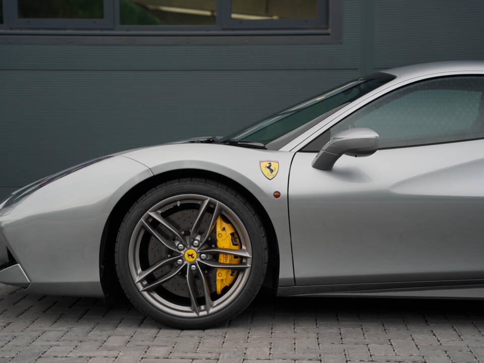 Image 9/50 de Ferrari 488 GTB (2019)