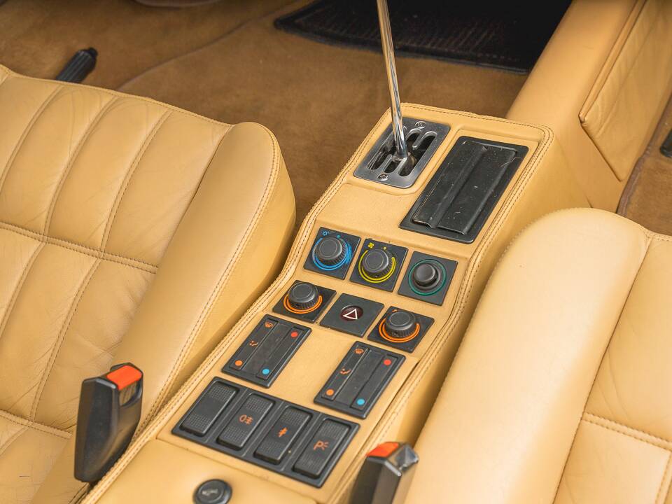 Bild 29/43 von Ferrari 328 GTS (1985)
