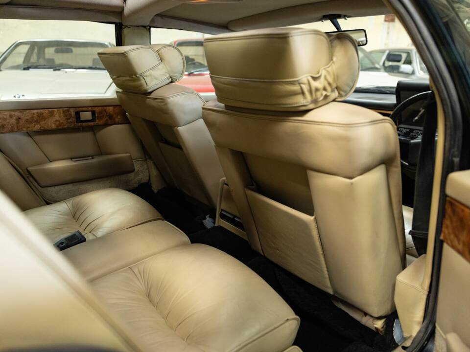 Image 18/44 de Aston Martin Lagonda (1981)