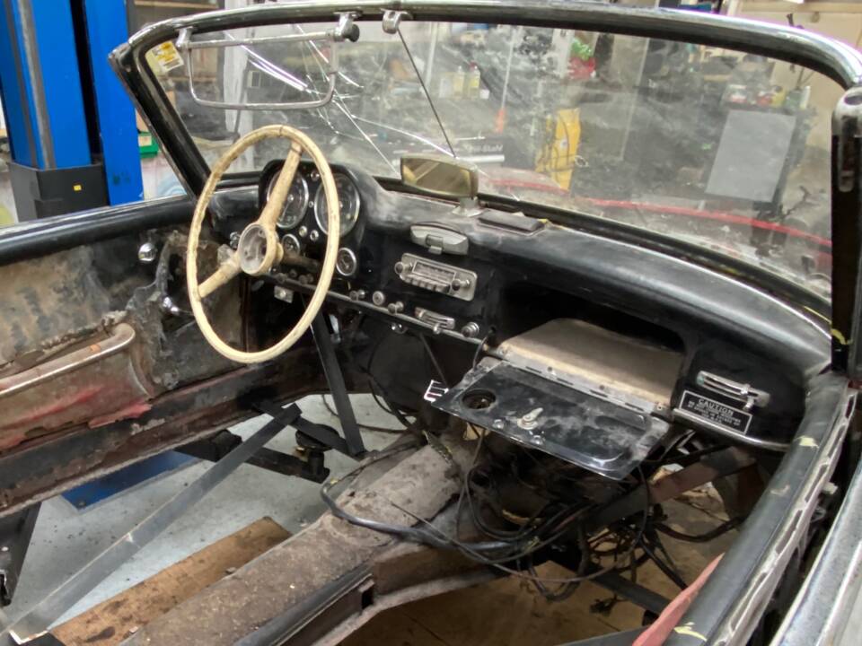 Image 42/54 of Mercedes-Benz 190 SL (1957)