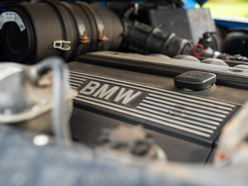 Bild 29/50 von Land Rover Defender 90 &quot;50th Anniversary&quot; (1999)