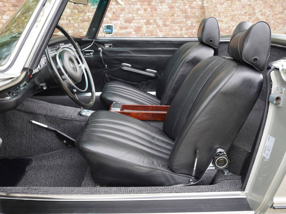 Bild 26/50 von Mercedes-Benz 280 SL (1969)