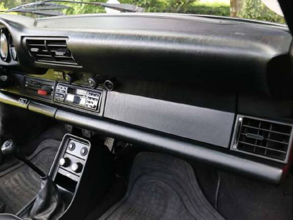 Image 7/11 de Porsche 911 Carrera 3.2 (1988)