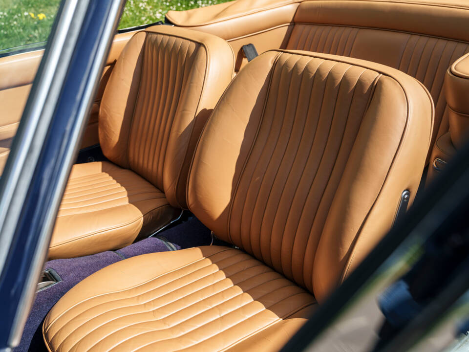 Bild 24/28 von Aston Martin DB 6 Mk II Volante (1970)