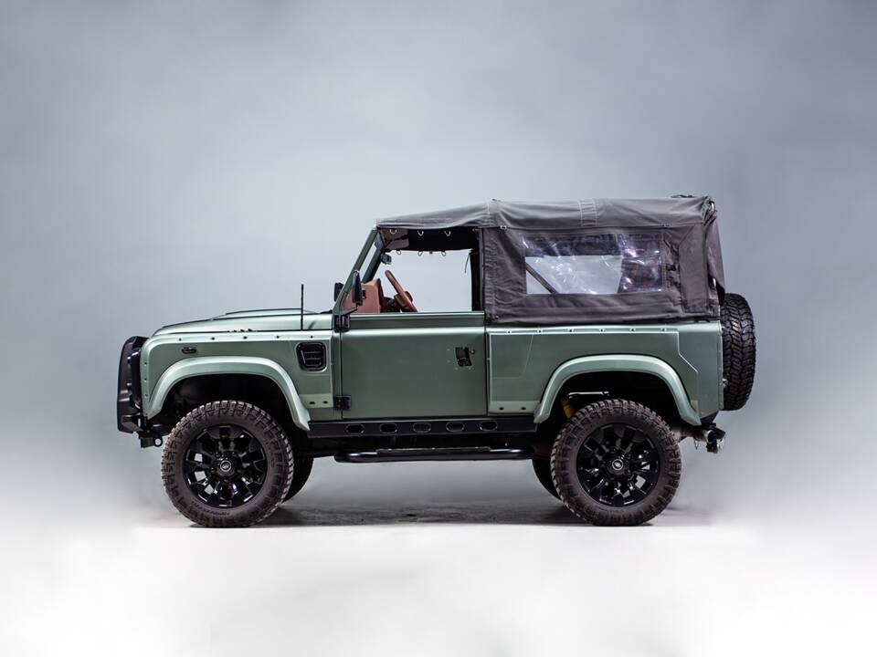 Image 9/44 of Land Rover Defender 90 (2011)