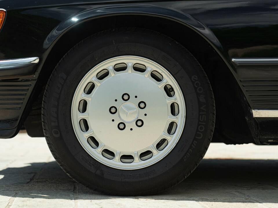 Image 26/50 of Mercedes-Benz 300 SL (1986)