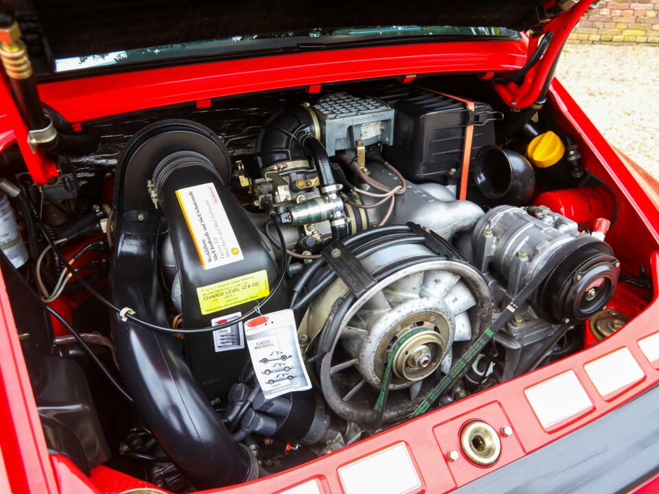 Afbeelding 33/50 van Porsche 911 Carrera 3.2 (1988)