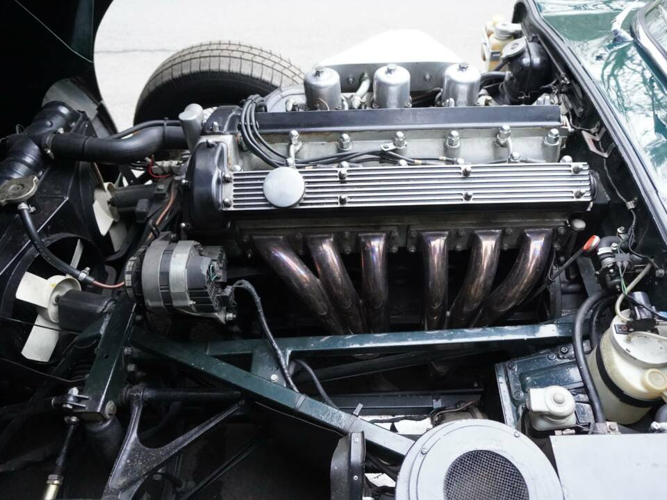 Afbeelding 15/18 van Jaguar E-Type (1970)