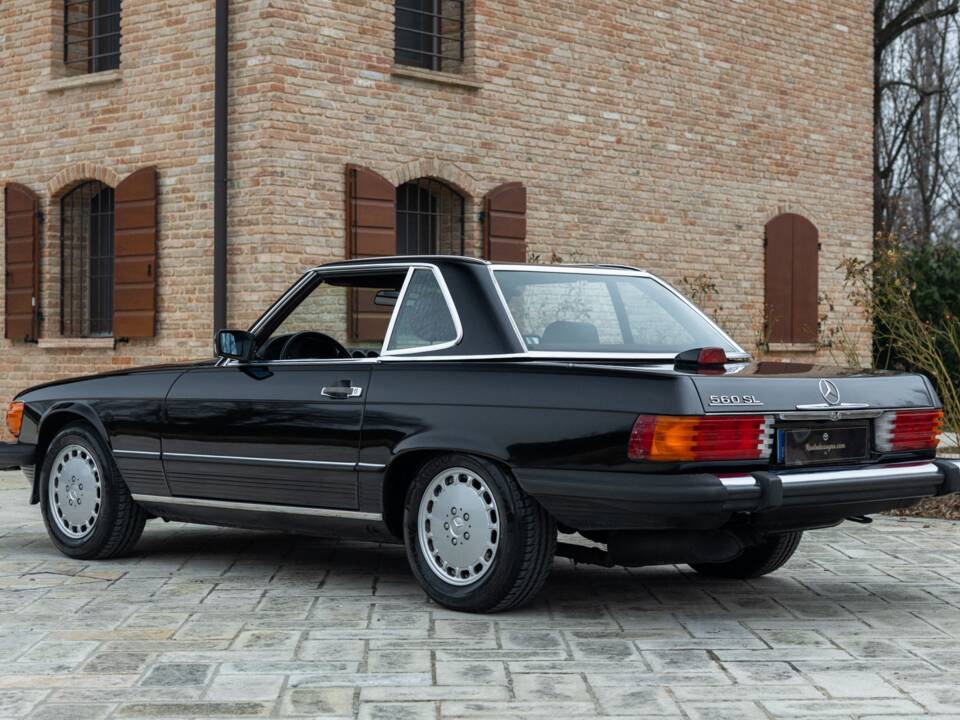 Afbeelding 10/50 van Mercedes-Benz 560 SL (1986)